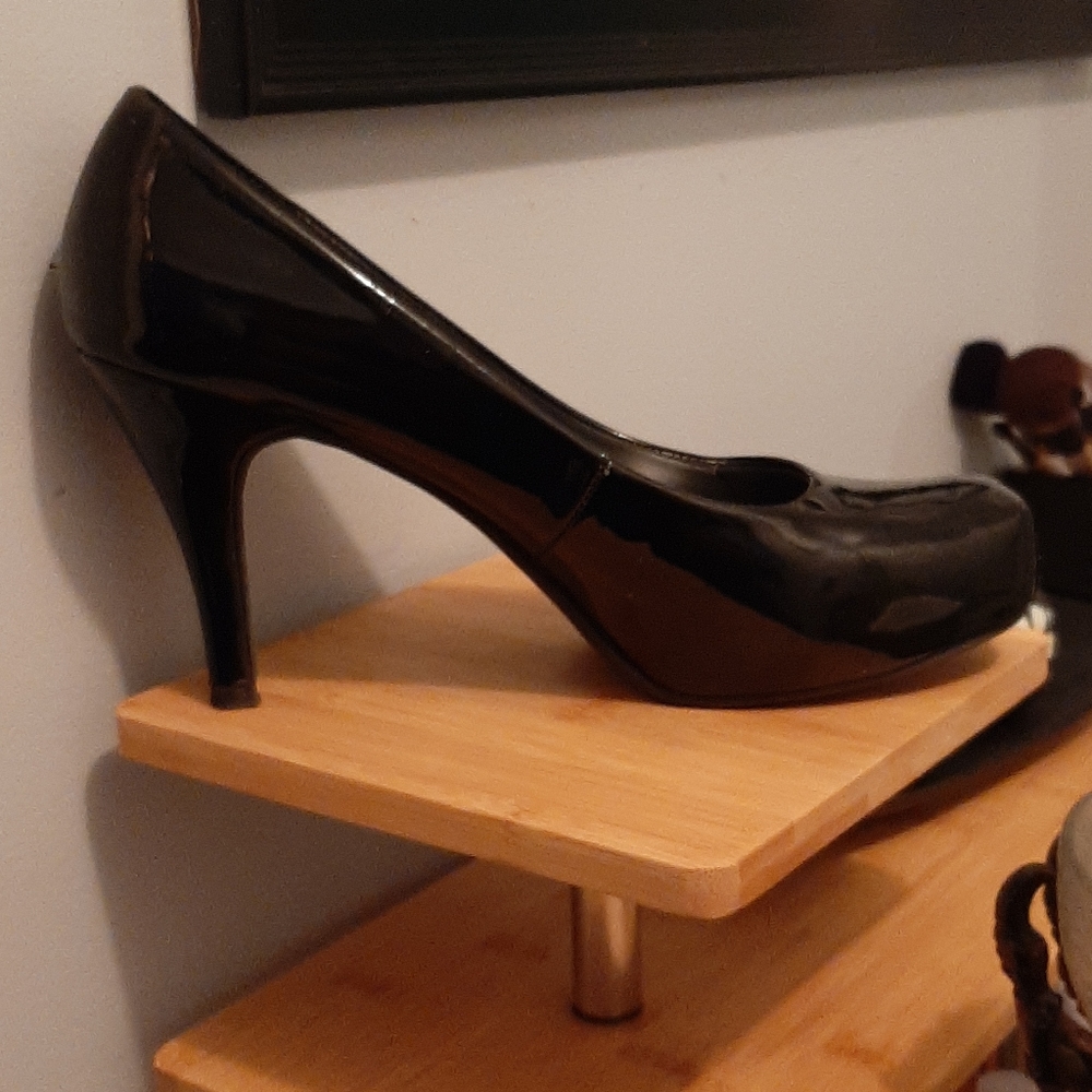 Heels - Picture 3 of 7